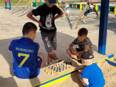 выходи гулять во двор
