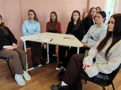 выпуск молодых специалистов